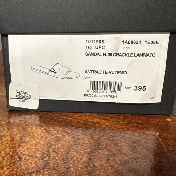 Versace Virtus Sandal metallic black leather with gun metal hardware - Picture 5 of 11